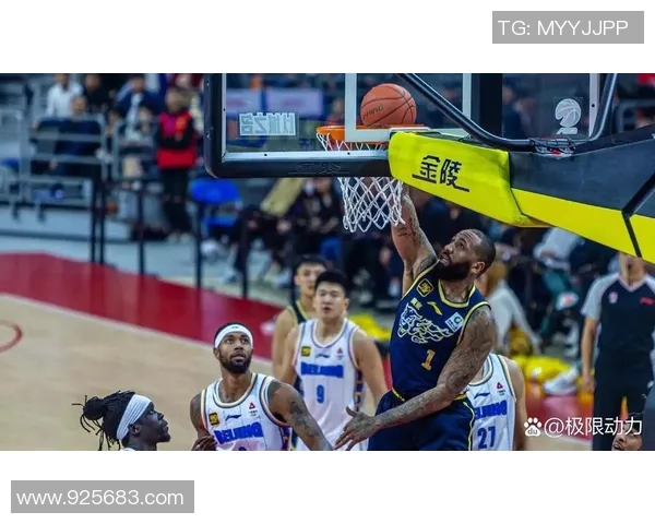 CBA焦点对决广东队迎战浙江稠州队争夺季后赛席位的关键战役